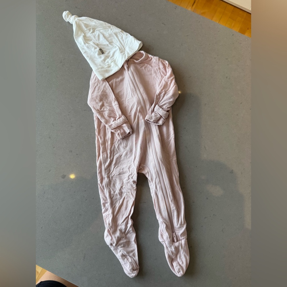Kyte BABY Light Pink Footie with White Hat